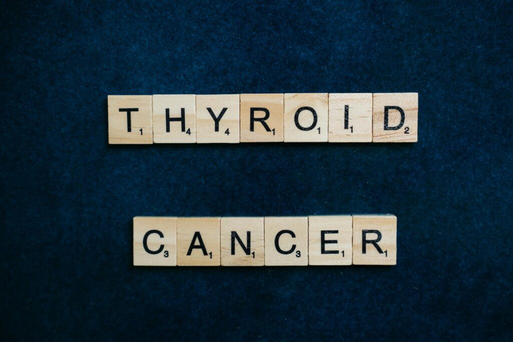 why is thyroid cancer more common in women