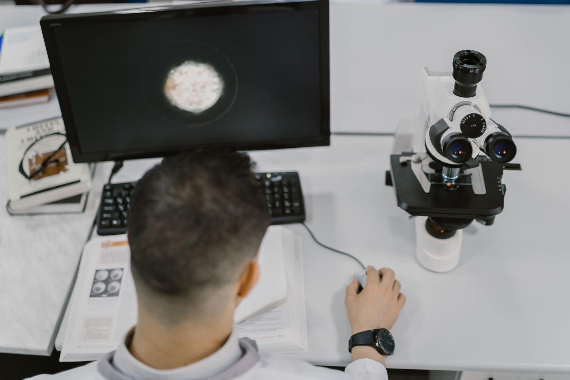 Microscope slide or scientific data analysis on a screen (symbolizing research) - Magnesium for sleep